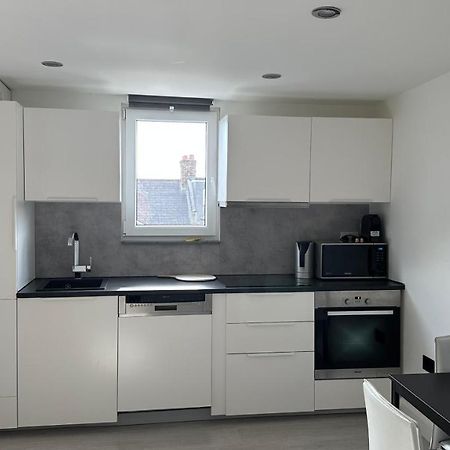 Stunning New 1 Bedroom Apartment Лондон Экстерьер фото